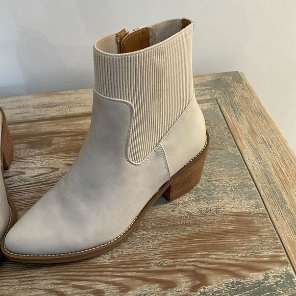 DV Dolce Vita Boots Womens Oppry Ankle Booties Cream Side Zip Heeled, Size 7.5 - Picture 2 of 13